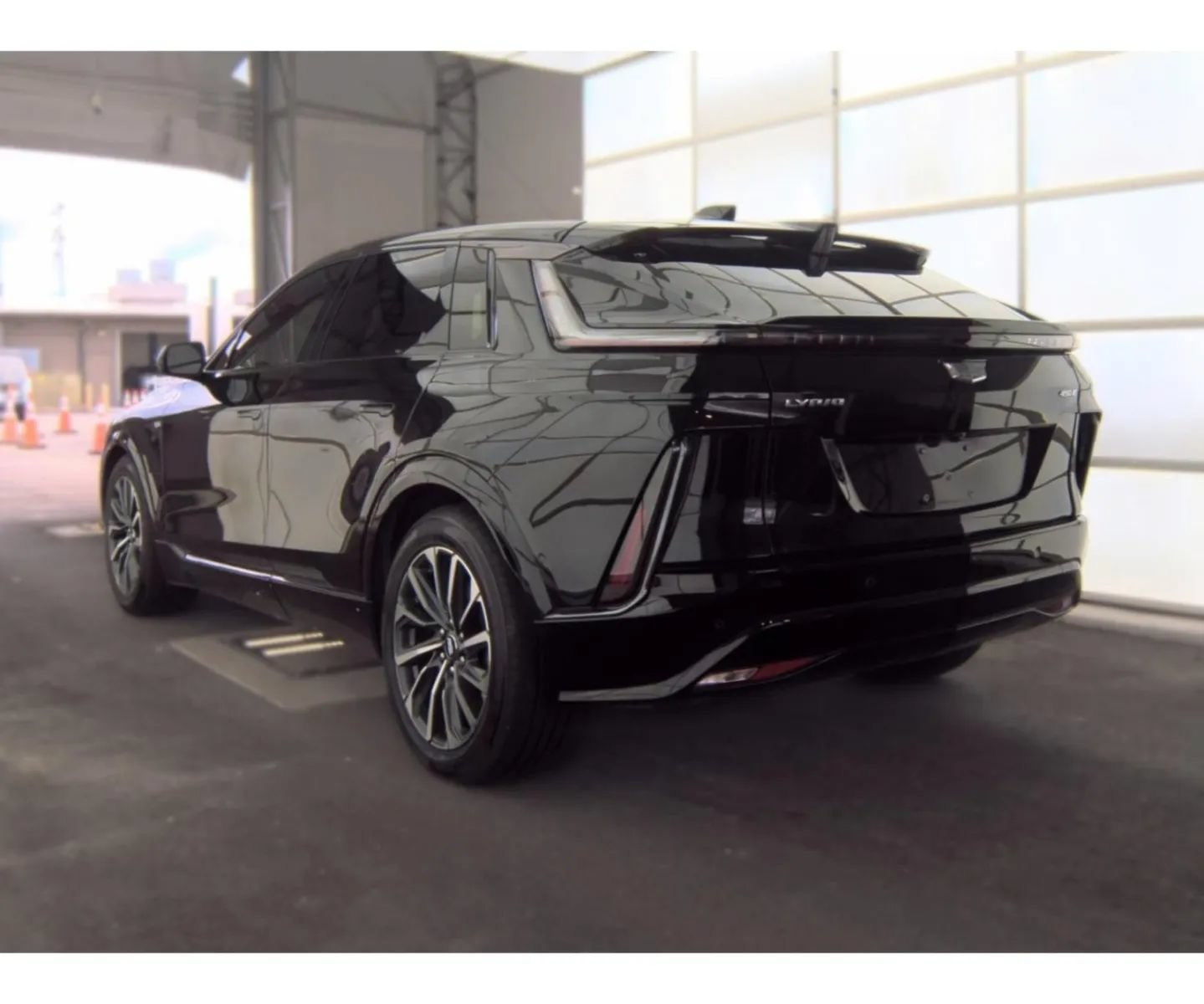 Used 2024 Cadillac Lyriq Sport RWD image 4