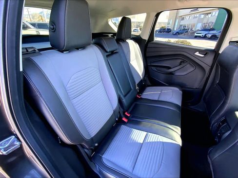 Used 2018 Ford Escape SE w/ Ford Safe & Smart Package image 18