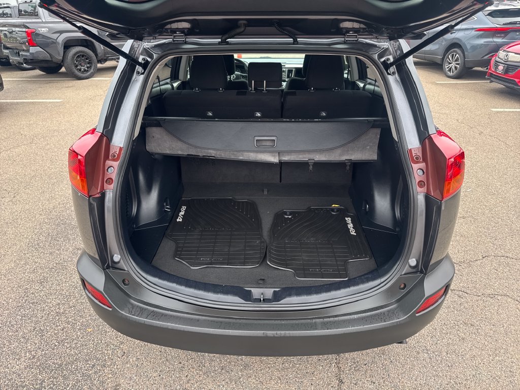 Used 2015 Toyota RAV4 XLE AWD/4WD image 7