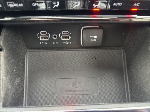 Used 2022 Jeep Grand Cherokee L Summit w/ Luxury Tech Group V image 30