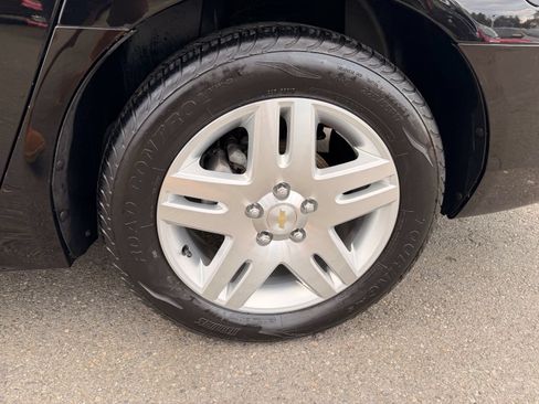 Used 2016 Chevrolet Impala LT FWD image 9