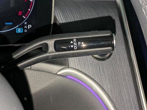 Certified 2025 Mercedes-Benz GLC 300 image 12