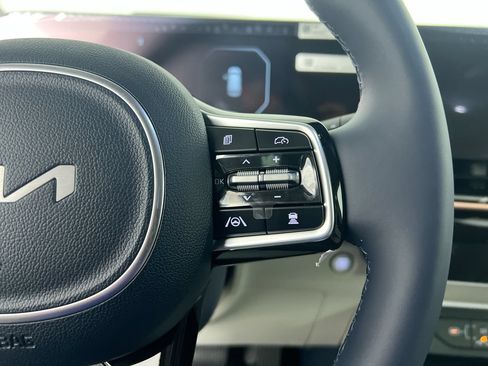 New 2026 Kia Carnival SX w/ SX Dark Edition Package FWD image 19
