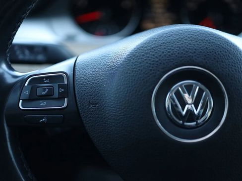 Used 2013 Volkswagen CC Sport Plus FWD image 21