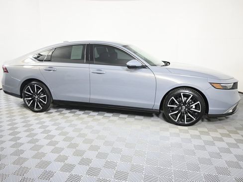 Used 2025 Honda Accord Touring image 8