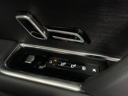 Used 2023 Land Rover Range Rover SE image 21