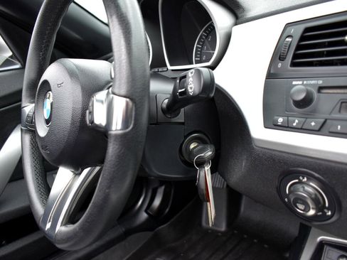 Used 2006 BMW Z4 3.0i image 45