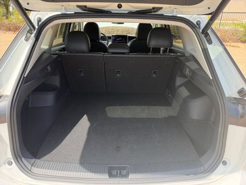 Used 2026 Volkswagen Tiguan SE AWD/4WD image 32