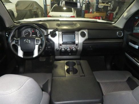Used 2017 Toyota Tundra SR5 image 45