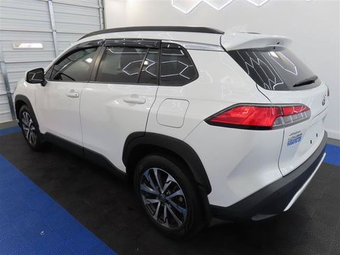 Used 2022 Toyota Corolla Cross XLE FWD image 10