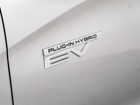 New 2025 Mitsubishi Outlander SE image 4