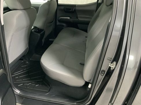 Used 2018 Toyota Tacoma SR5 image 13
