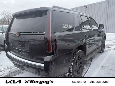 Used 2015 Cadillac Escalade Luxury image 6