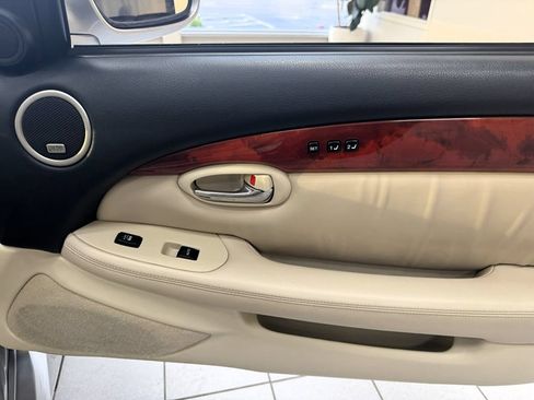 Used 2007 Lexus SC 430 Convertible RWD image 19