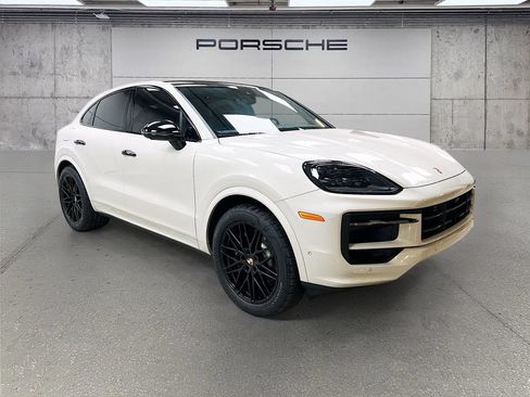 Certified 2025 Porsche Cayenne E-Hybrid Coupe AWD/4WD image 7