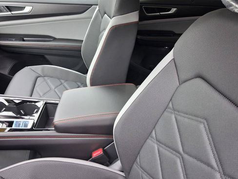 New 2026 Volkswagen Atlas Peak Edition AWD/4WD image 16