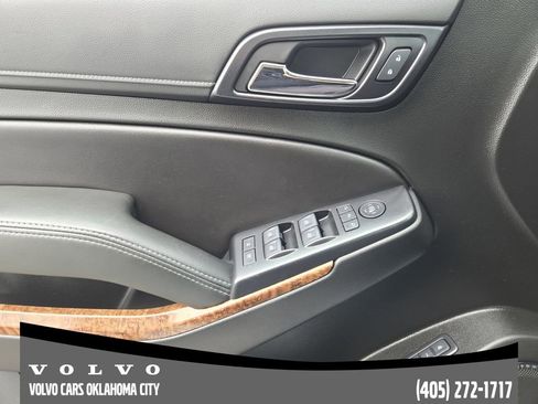 Used 2019 Chevrolet Suburban Premier AWD/4WD image 17