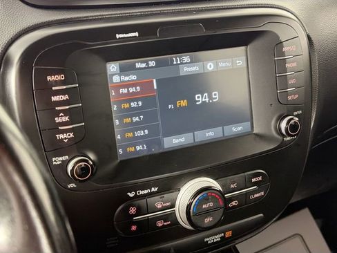 Used 2019 Kia Soul + image 14