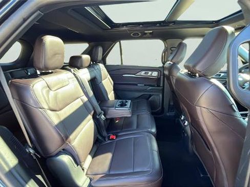 Certified 2025 Ford Explorer Platinum AWD/4WD image 21