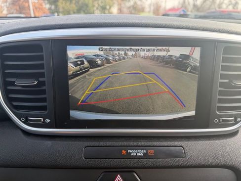 Used 2020 Kia Sportage LX image 21