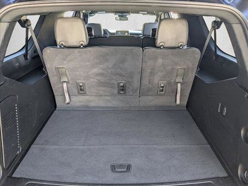 Used 2024 Chevrolet Suburban LT image 6