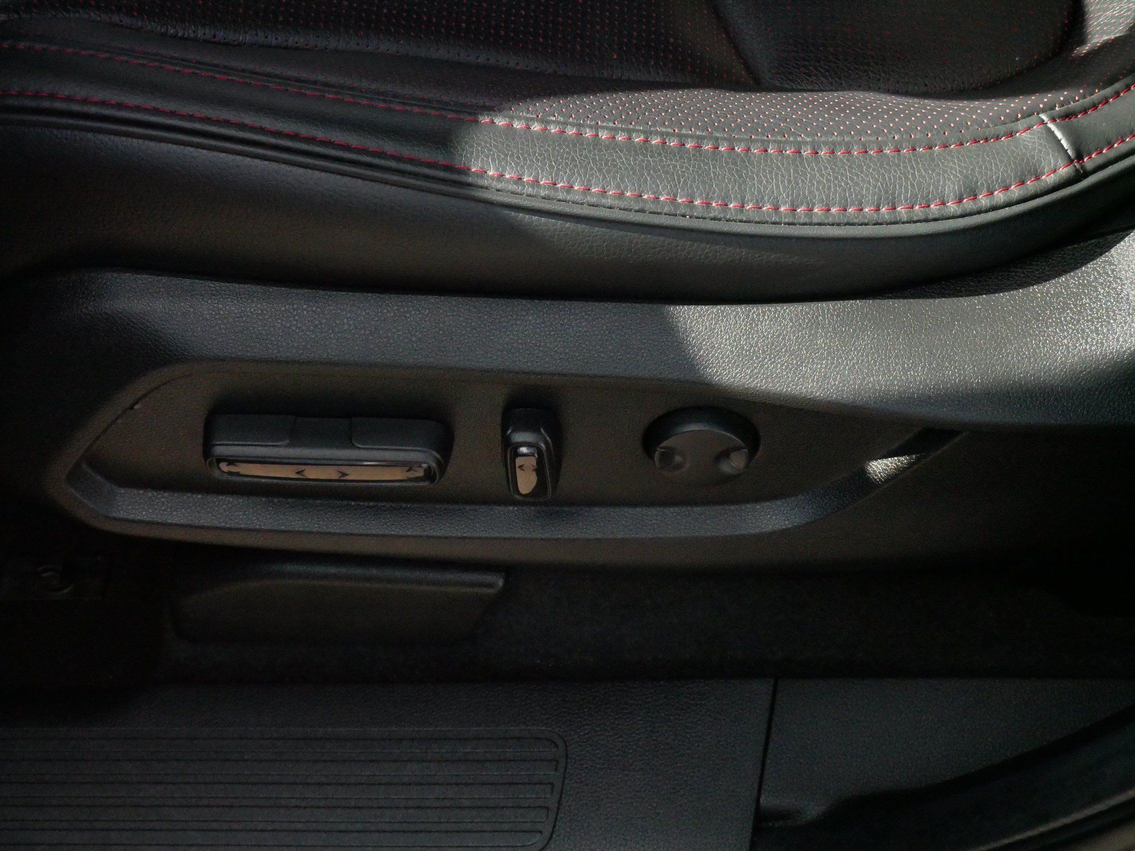 Used 2025 Honda Pilot Black Edition image 20