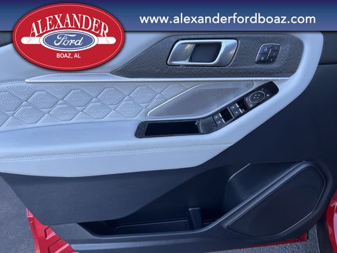 Used 2025 Ford Explorer Platinum w/ Ultimate Package image 10