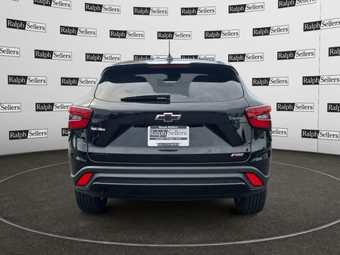 Used 2024 Chevrolet Trax RS w/ Driver Confidence Package FWD image 5