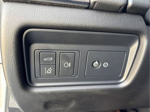 Used 2020 Jaguar F-TYPE Coupe image 35