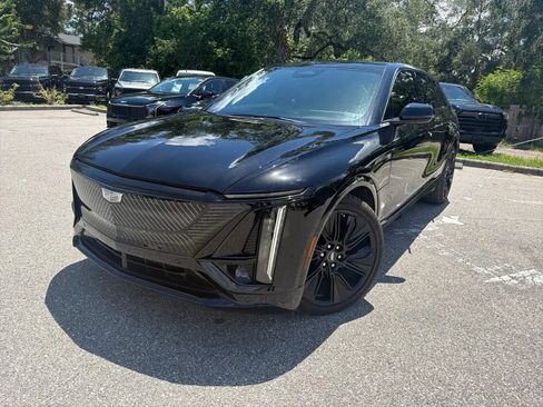 Used 2024 Cadillac Lyriq Tech RWD image 2