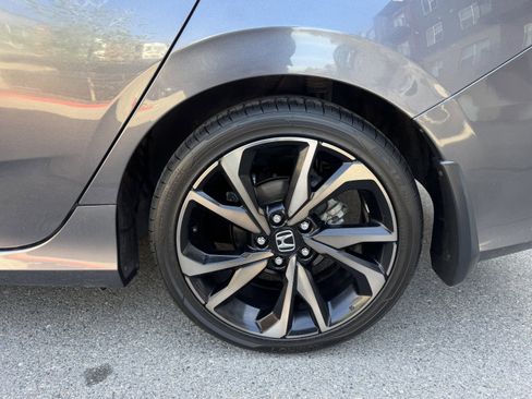 Used 2019 Honda Civic Sport image 9