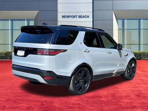 Used 2024 Land Rover Discovery Dynamic SE image 9