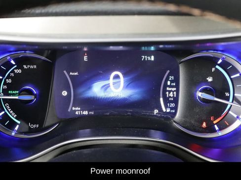 Used 2024 Chrysler Pacifica Pinnacle image 11