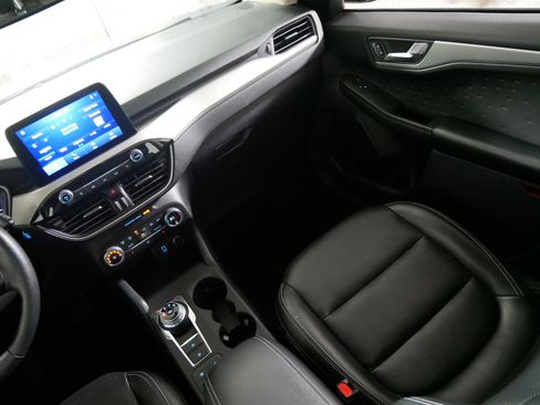 Used 2020 Ford Escape SEL image 11