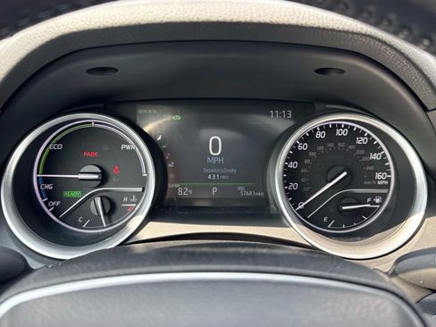 Used 2024 Toyota Camry XLE w/ Cold Weather Package FWD image 18