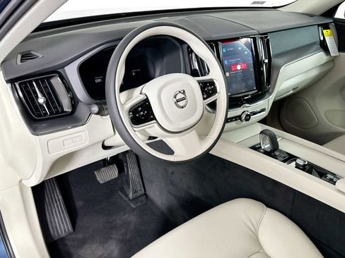 Used 2025 Volvo XC60 T8 Core image 7