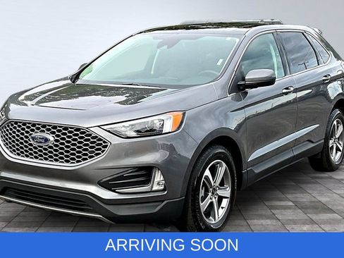 Used 2024 Ford Edge SEL w/ Convenience Package AWD/4WD image 3