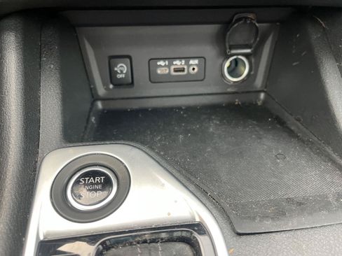 Used 2024 Nissan Sentra SV FWD image 20