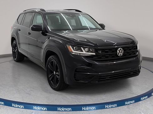 Used 2023 Volkswagen Atlas SEL R-Line AWD/4WD image 4