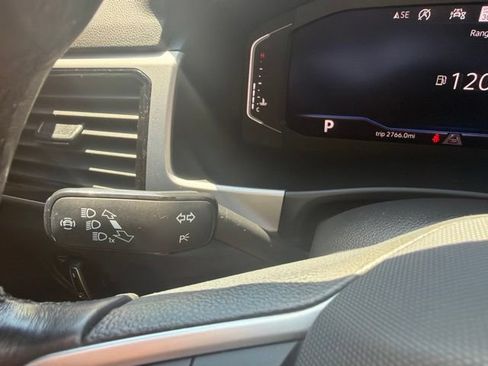 Used 2021 Volkswagen Atlas SEL AWD/4WD image 13