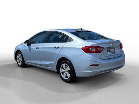 Used 2018 Chevrolet Cruze LS FWD image 3