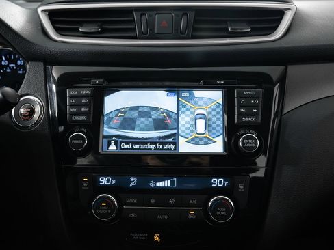 Used 2015 Nissan Rogue SV w/ SV Premium Package image 37