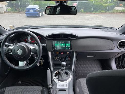 Used 2020 Toyota 86 RWD image 9