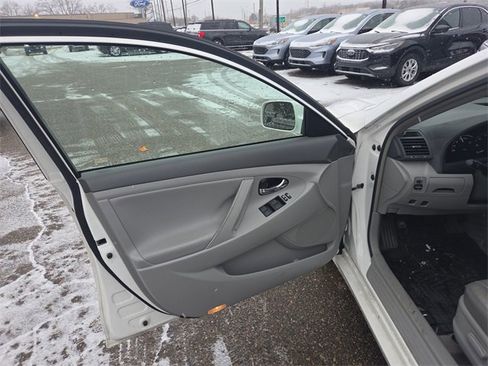 Used 2008 Toyota Camry Hybrid image 30