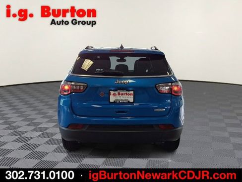 Used 2018 Jeep Compass Latitude w/ Popular Equipment Group FWD image 5