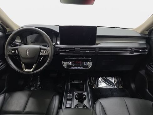 Used 2025 Lincoln Corsair AWD w/ Equipment Group 101A image 9