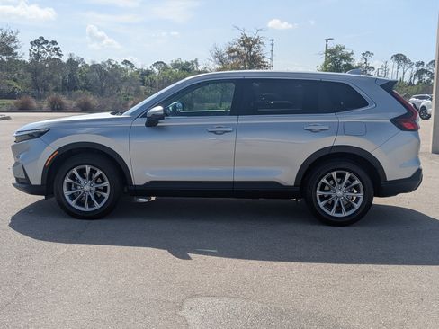 Used 2025 Honda CR-V EX image 7