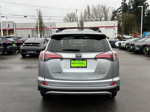 Used 2017 Toyota RAV4 Limited image 6