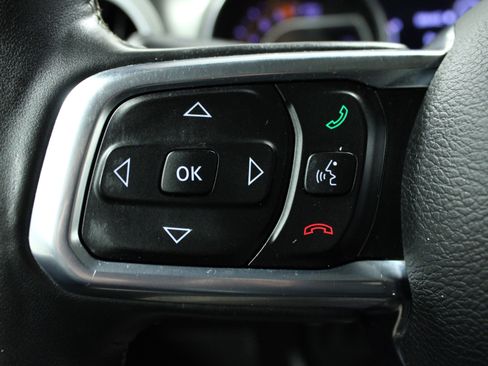 Used 2018 Jeep Wrangler Unlimited Sahara w/ LED Lighting Group AWD/4WD image 20
