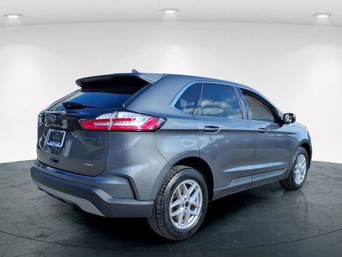 Used 2023 Ford Edge SEL w/ Convenience Package image 3